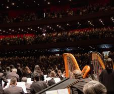 Casa cheia: Orquestra Sinfônica do Paraná emociona com obras de Strauss e convidados internacionais no Guairão