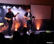 Saulo Soull com Gustavo Arthury apresentam “Canções para Teatro” no Miniauditório 