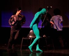 Balé Teatro Guaíra apresenta “Stol” e “V.I.C.A.” no Guairinha