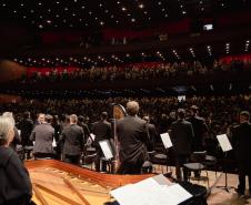 Mais de 1,3 mil pessoas assistem ao Concerto da Orquestra Sinfônica do Paraná com obras de Prokofiev