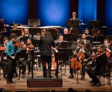 Mais de 1,3 mil pessoas assistem ao Concerto da Orquestra Sinfônica do Paraná com obras de Prokofiev
