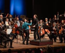 Mais de 1,3 mil pessoas assistem ao Concerto da Orquestra Sinfônica do Paraná com obras de Prokofiev