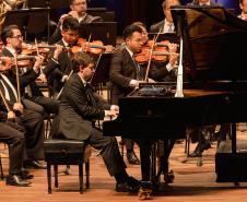 Orquestra Sinfônica do Paraná lota o Guairão em concerto matutino com a participação de pianista português