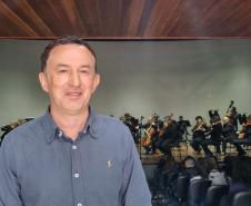 A Orquestra Sinfônica do Paraná reuniu quase 800 pessoas nos dois concertos realizados nesta semana em Campina Grande do Sul, na Região Metropolitana de Curitiba, dentro do projeto Guaíra para Todos. As apresentações foram realizadas nesta quarta e quinta-feira (24 e 25) no Teatro Municipal José Carlos Zanlorenzi.  Na quarta-feira (24), o concerto foi especialmente dedicado a 250 estudantes dos colégios estaduais Ivan Ferreira do Amaral, Bandeirantes e Prefeito João Maria de Barros.  A professora Cristiane 