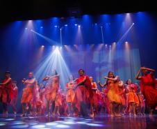 ESpetáculo "Algo-Ritmo" da Escola de Dança Teatro Guaíra