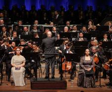 Apresentação do concerto de 40 anos da Orquestra Sinfônica do Paraná. 
