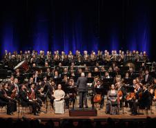 Apresentação do concerto de 40 anos da Orquestra Sinfônica do Paraná. 