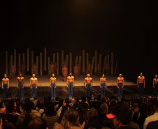 Espetáculo "Contraponto" do  Balé Teatro Guaíra