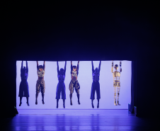 Espetáculo "Contraponto" do Balé Teatro Guaíra. 
