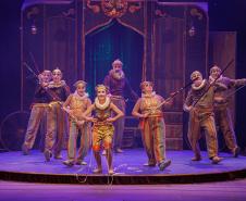 A G2 Cia de Dança Teatro Guaíra levará o espetáculo “GAG – Uma livre adaptação de Heinrich Von Kleist sobre o Teatro de Marionetes” ao Festival de Dança de Londrina, no dia 07 de outubro. 