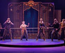 A G2 Cia de Dança Teatro Guaíra levará o espetáculo “GAG – Uma livre adaptação de Heinrich Von Kleist sobre o Teatro de Marionetes” ao Festival de Dança de Londrina, no dia 07 de outubro. 