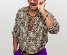 Humorista Marco Luque retorna a Curitiba com personagens icônicos em novo espetáculo: “É disso que eu tô falando”