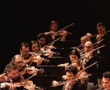 Emoção e despedida marcam concerto da Orquestra Sinfônica do Paraná que teve como tema a amizade