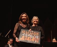 Emoção e despedida marcam concerto da Orquestra Sinfônica do Paraná que teve como tema a amizade