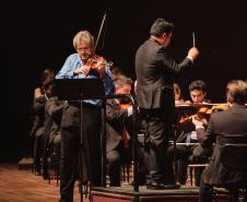 Emoção e despedida marcam concerto da Orquestra Sinfônica do Paraná que teve como tema a amizade