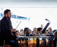 Apresentação da Orquestra Sinfônica do Paraná da série de concertos "Mostly Mozart" no MON deste sábado (06) atraiu mais de 1200 pessoas