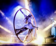 Guairão recebe o show artístico "Universo Cásuo", com sessões únicas neste domingo