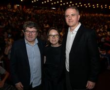 Entrega da reforma do telhado do Teatro Guaíra / parceria da AUDI - Apresentação de Ballet para 600 crianças de escolas públicas.