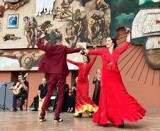 Arte Flamenca no palco do Guairinha:  Aire Flamenco em "El Árbol"  