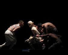 Balé Teatro Guaíra emociona plateia lotada na abertura do Festival de Dança de Londrina