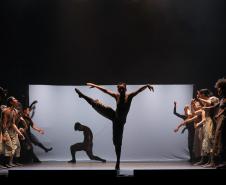 Balé Teatro Guaíra emociona plateia lotada na abertura do Festival de Dança de Londrina