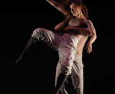 Balé Teatro Guaíra emociona plateia lotada na abertura do Festival de Dança de Londrina