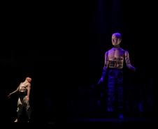 Balé Teatro Guaíra emociona plateia lotada na abertura do Festival de Dança de Londrina