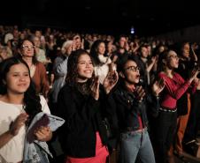 Balé Teatro Guaíra emociona plateia lotada na abertura do Festival de Dança de Londrina