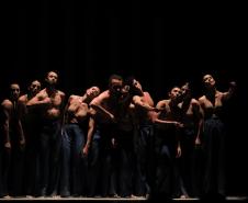 Balé Teatro Guaíra emociona plateia lotada na abertura do Festival de Dança de Londrina