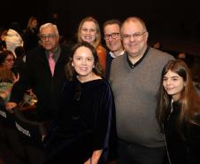 Concerto com Ópera de Paris e Orquestra Sinfônica do Paraná emocionou o público que lotou o auditório Bento Munhoz da Rocha Neto na noite desta quarta-feira (08). 