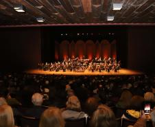 Concerto com Ópera de Paris e Orquestra Sinfônica do Paraná emocionou o público que lotou o auditório Bento Munhoz da Rocha Neto na noite desta quarta-feira (08). 