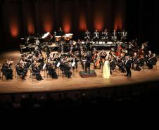 Concerto com Ópera de Paris e Orquestra Sinfônica do Paraná emocionou o público que lotou o auditório Bento Munhoz da Rocha Neto na noite desta quarta-feira (08). 