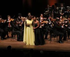 Concerto com Ópera de Paris e Orquestra Sinfônica do Paraná emocionou o público que lotou o auditório Bento Munhoz da Rocha Neto na noite desta quarta-feira (08). 