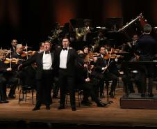 Concerto com Ópera de Paris e Orquestra Sinfônica do Paraná emocionou o público que lotou o auditório Bento Munhoz da Rocha Neto na noite desta quarta-feira (08). 