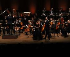 Concerto com Ópera de Paris e Orquestra Sinfônica do Paraná emocionou o público que lotou o auditório Bento Munhoz da Rocha Neto na noite desta quarta-feira (08). 