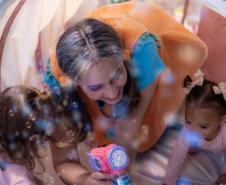 Tum Tum Tubos: Espetáculo gratuito para bebês no Miniauditório