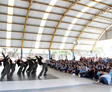 Escola de Dança Teatro Guaíra encerra o ano do projeto Pátios levando arte a mais de 5 mil pessoas
