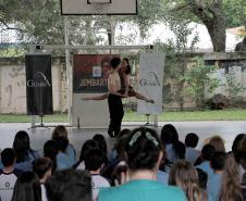 Escola de Dança Teatro Guaíra encerra o ano do projeto Pátios levando arte a mais de 5 mil pessoas