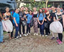 Escola de Dança Teatro Guaíra encerra o ano do projeto Pátios levando arte a mais de 5 mil pessoas