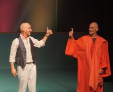 Última apresentação de "Gregor - uma odisseia patética" emocionou o público