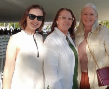 Giovana Varela, Iara Varela e Daniela Farfus são frequantadores assíduas das aapresentações da Orquestra e  conferiram pela primeira vez o concerto da série especial da Orquestra Sinfônica realizada no MON. 