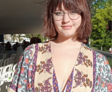 A estudante de 17 anos Isabele Thomas assistiu pela primeira vez a Orquestra Sinfônica do Paraná. 