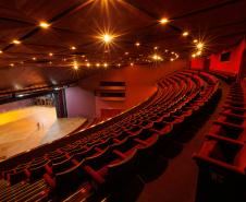 Teatro Guaíra é vencedor do Prêmio Cenym na categoria "Melhor Teatro" em 2025.