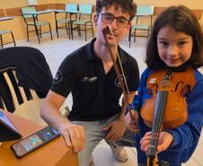 Tributo ao Elvis com a Orquestra Cordas do Iguaçu chega aos palcos do Guairão