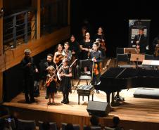 Tributo ao Elvis com a Orquestra Cordas do Iguaçu chega aos palcos do Guairão