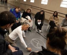 Curso gratuito do Teatro Guaíra forma 95 artistas em 2025