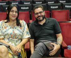 Giulia Vasconcelos assistiu a orquestra pela primeira vez e Nirlando Oliveira, que acompanhou a orquestra em vários concertos.