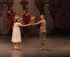 “O Quebra-Nozes”: montagem do Teatro Guaíra emociona plateia lotada na primeira noite de apresentação