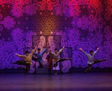 “O Quebra-Nozes”: montagem do Teatro Guaíra emociona plateia lotada na primeira noite de apresentação