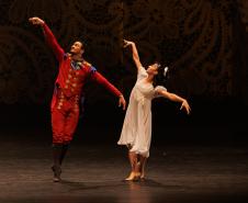 “O Quebra-Nozes”: montagem do Teatro Guaíra emociona plateia lotada na primeira noite de apresentação